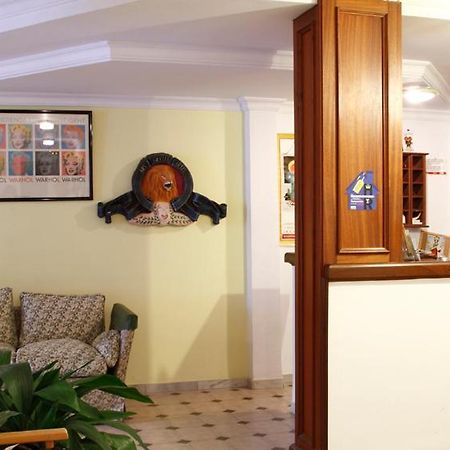 Bed & Breakfast Niagara Л'Алфас дел Пи Екстериор снимка